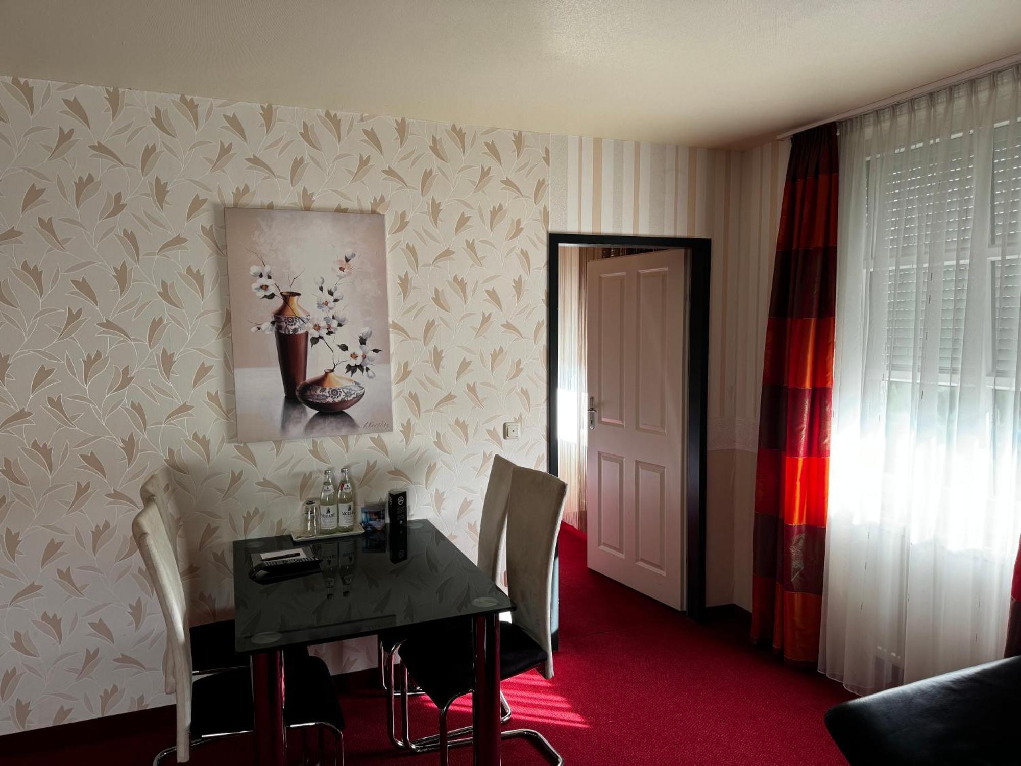 Arthotel Ana Aura Aystetten 外观 照片