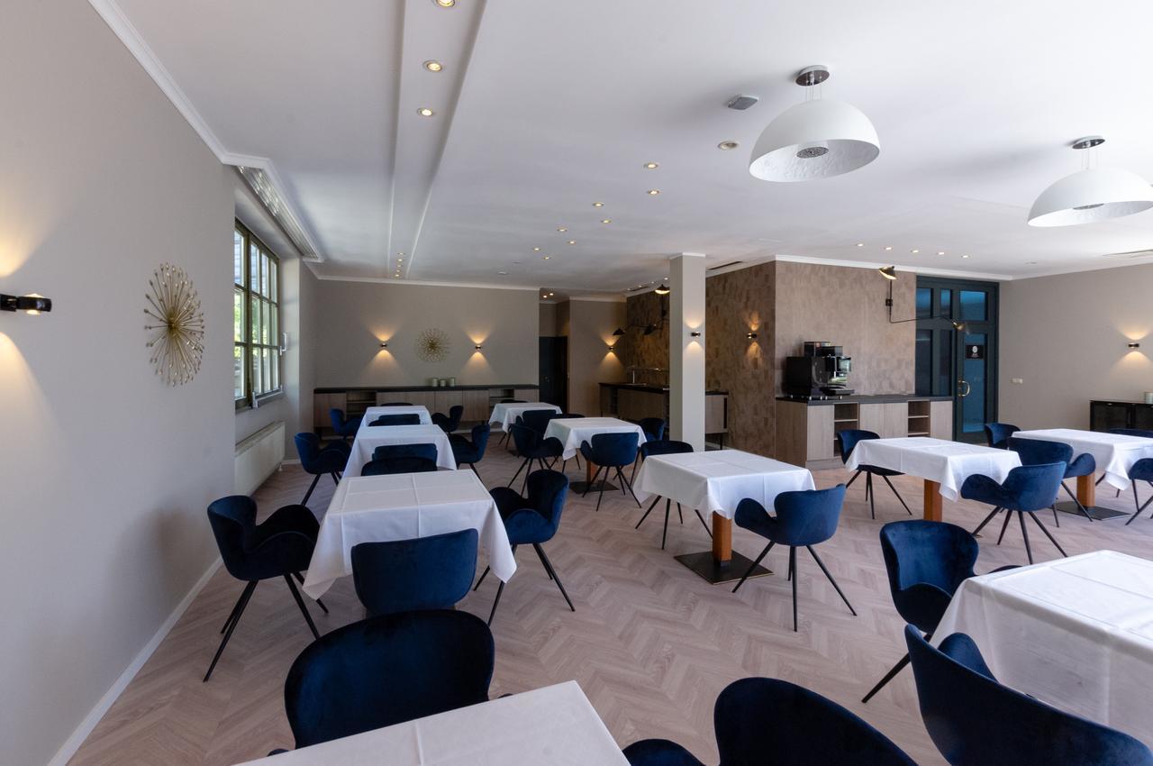Arthotel Ana Aura Aystetten 外观 照片